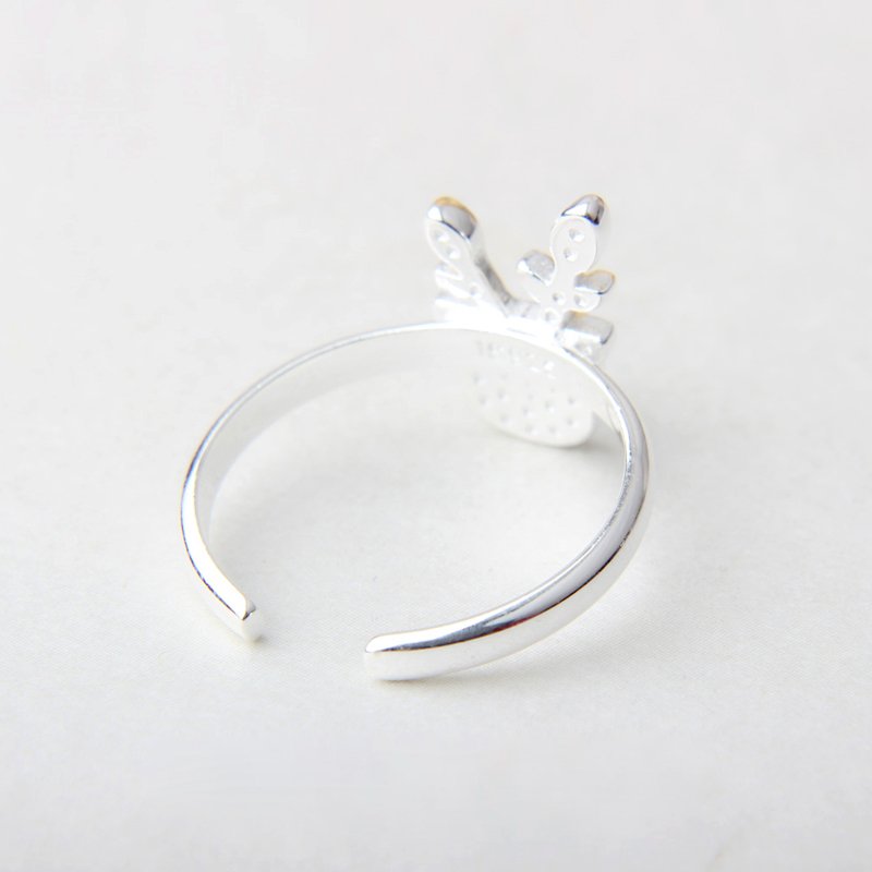 Faceless Reindeer Ring