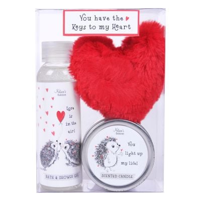 Natures Edition Hedgehugs Keys To My Heart Containing Fluffy Heart Keyring And Scented Candle 100ml Plus Bath Shower Gel