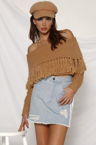 One-shoulder fringed sweater